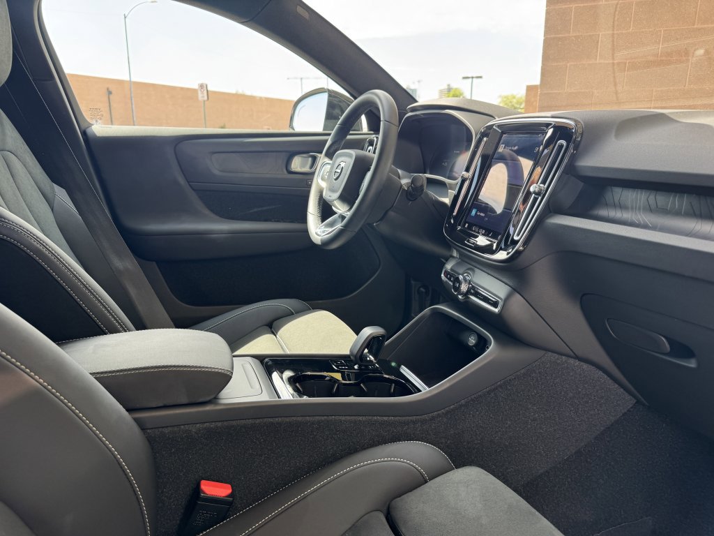 Used 2023 Volvo C40 P8 Recharge Plus w/ Protection Package Premier image 39