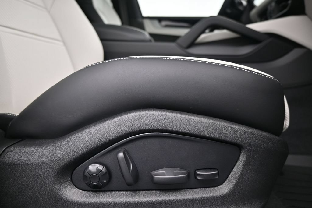 New 2026 Porsche Cayenne S AWD/4WD image 15