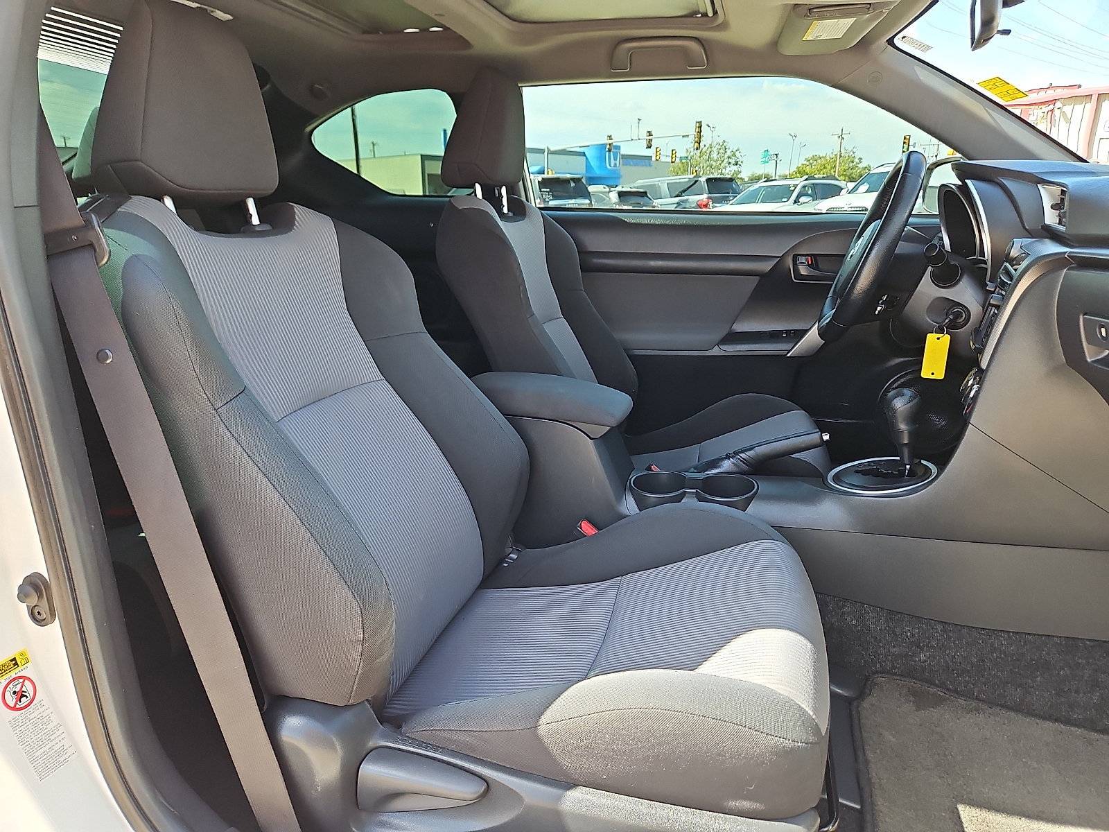 Used 2014 Scion tC FWD image 13