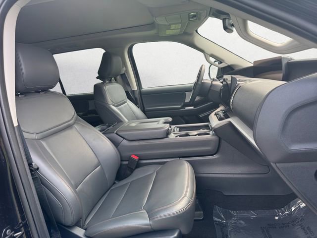 Used 2025 Ford Expedition Active AWD/4WD image 15
