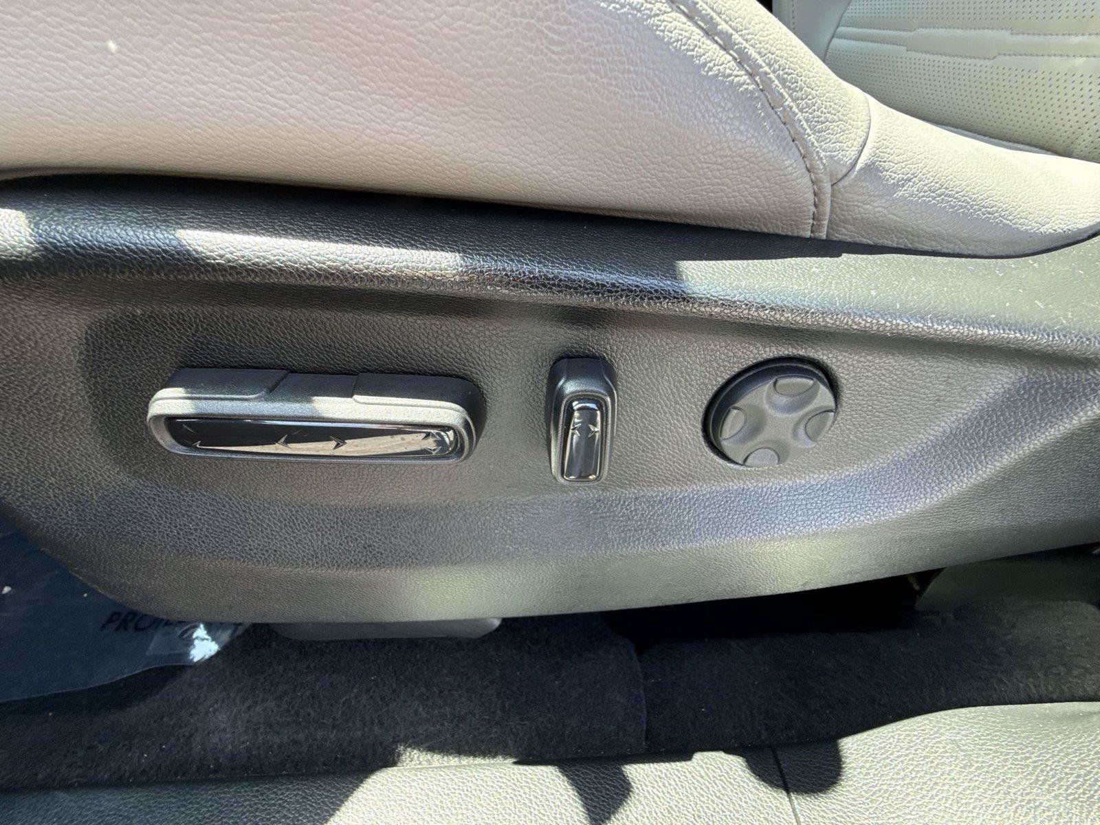 Used 2017 Honda CR-V Touring image 15