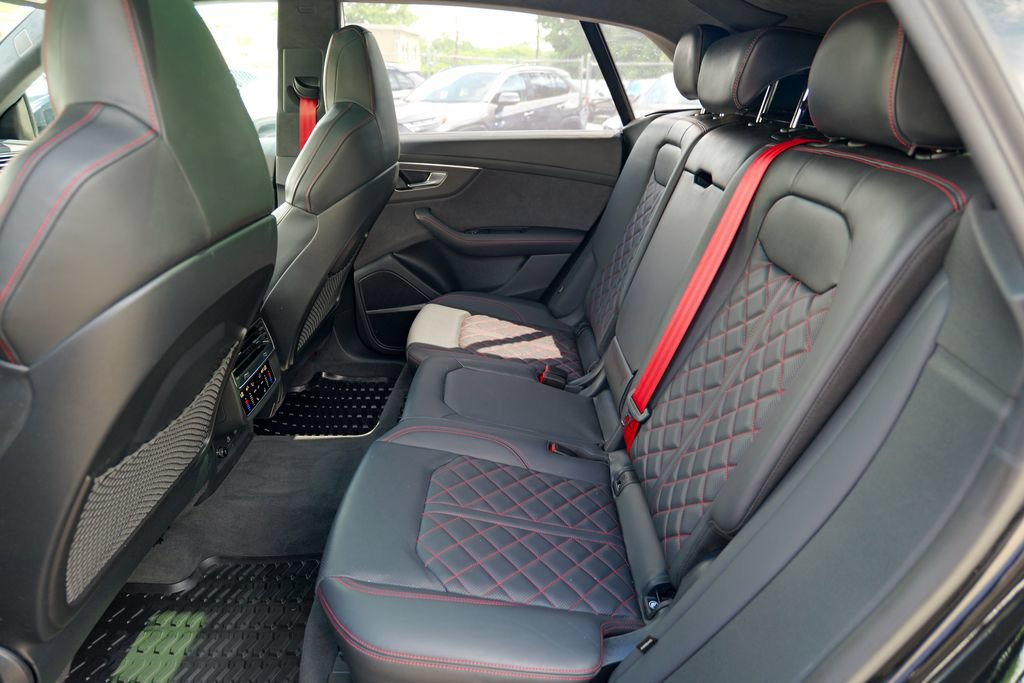 Used 2025 Audi SQ8 Prestige w/ Prestige Package AWD/4WD image 28