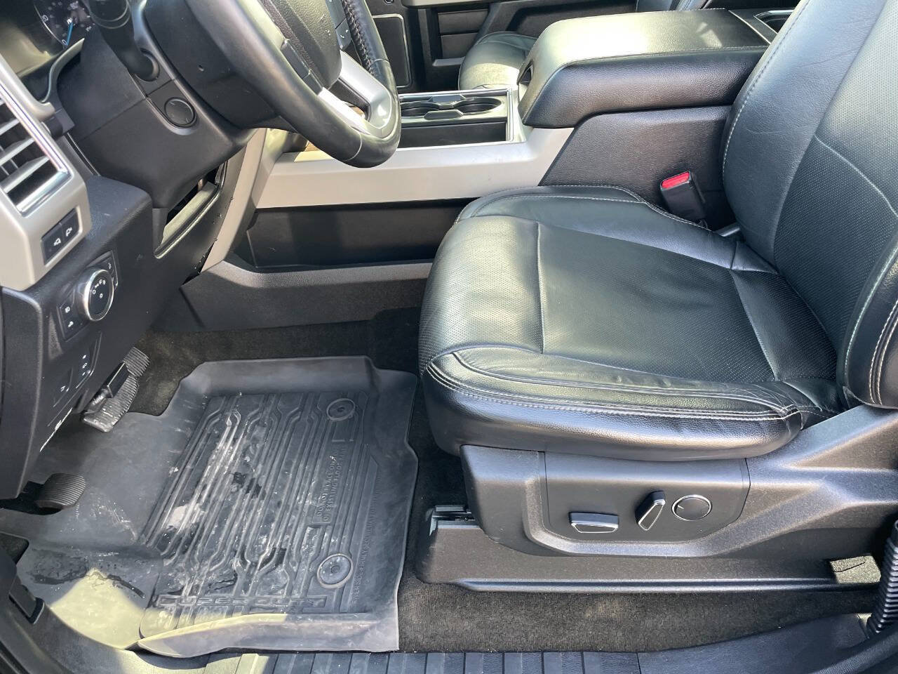 Used 2017 Ford F350 Lariat w/ Lariat Ultimate Package AWD/4WD image 19