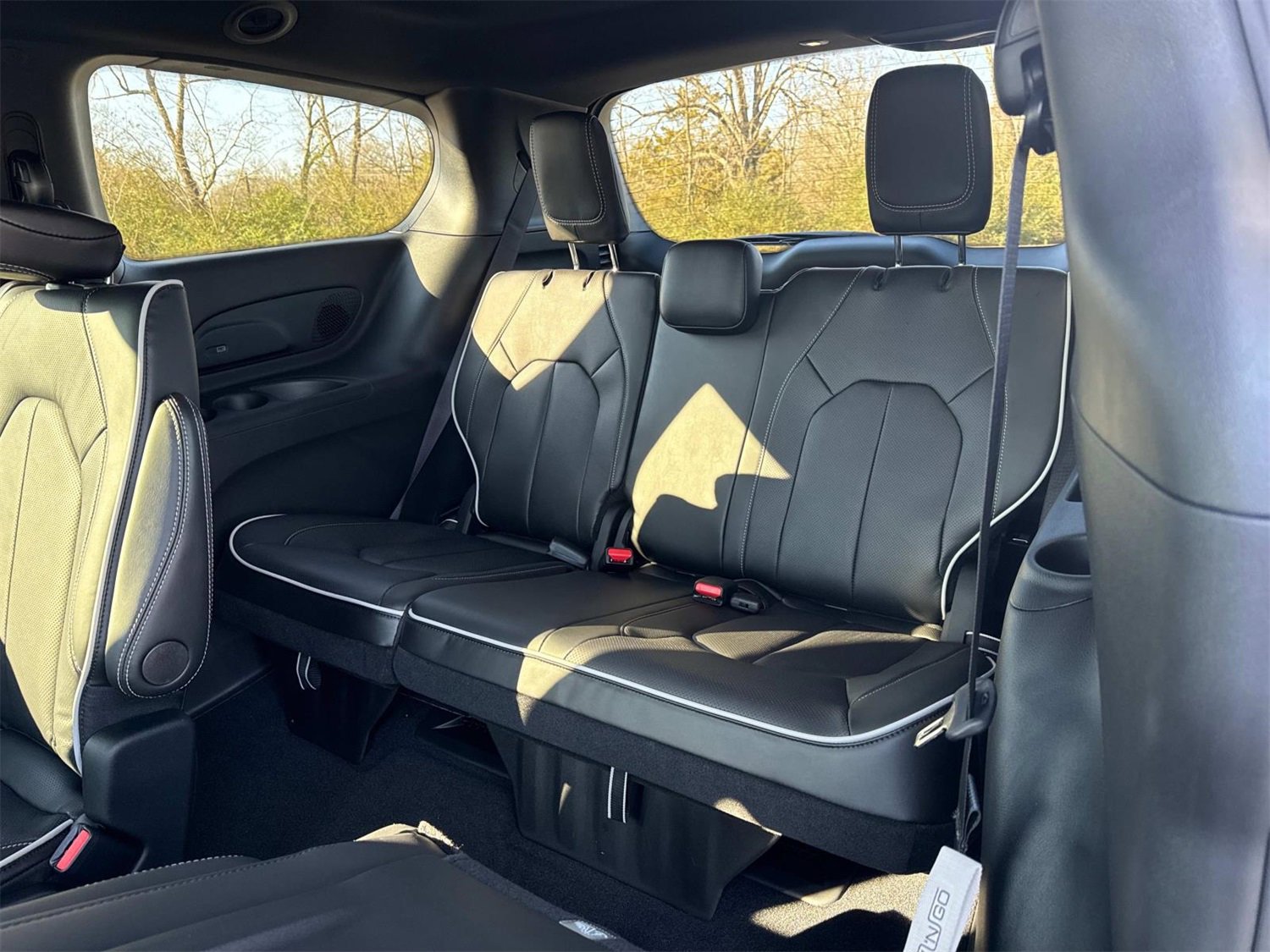 New 2026 Chrysler Pacifica Limited image 17