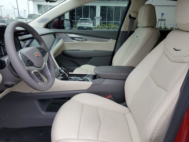 Used 2025 Cadillac XT5 Premium Luxury w/ Technology Package image 18