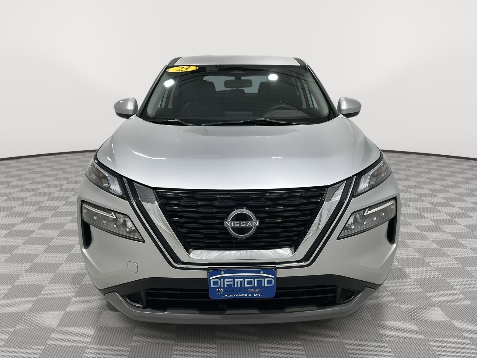 Used 2023 Nissan Rogue SV image 9