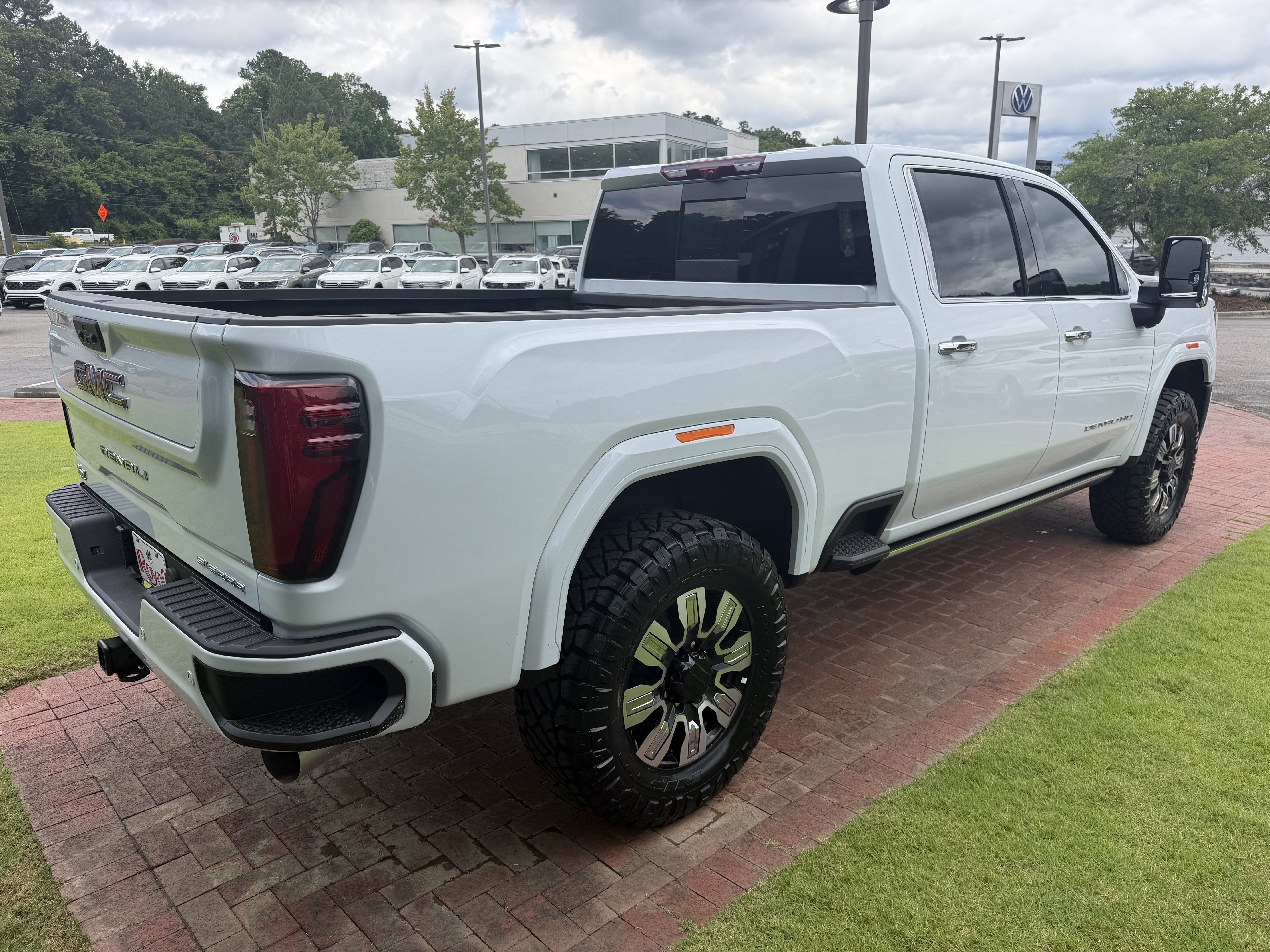 New 2026 GMC Sierra 2500 Denali w/ Denali Reserve Package AWD/4WD image 5