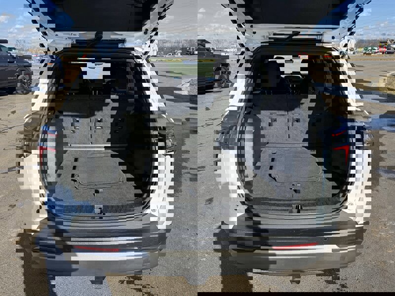 Used 2025 Chevrolet Equinox LT w/ Safety and Technology Package image 22