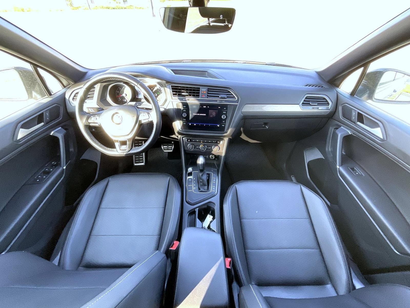 Used 2020 Volkswagen Tiguan SE R-Line FWD image 15
