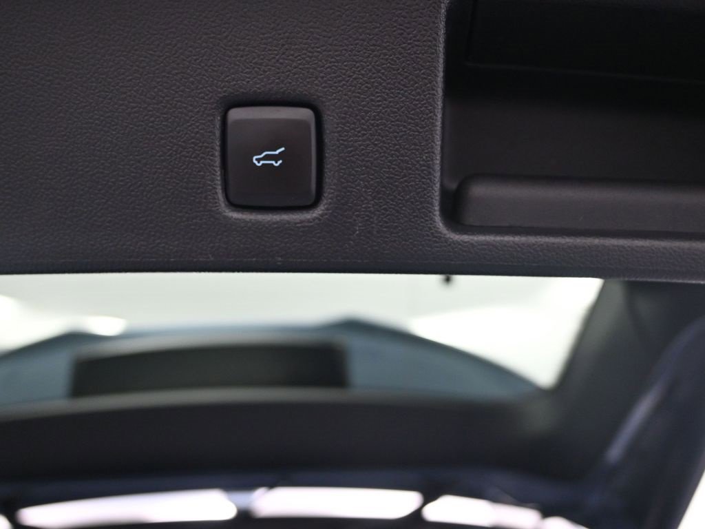 Used 2024 Ford Escape ST-Line Select w/ Class II Trailer Tow Package image 35