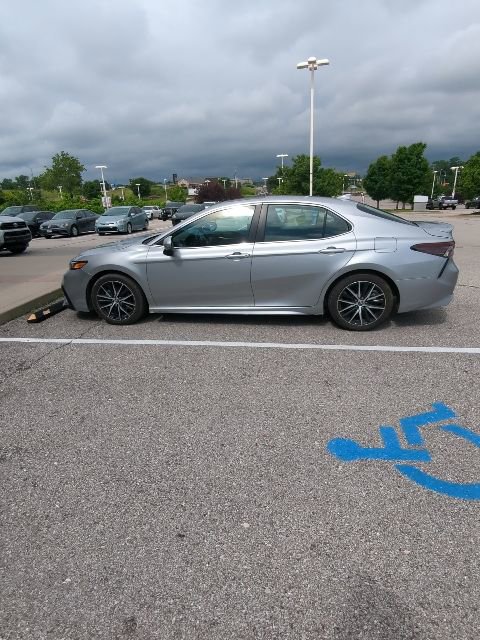 Used 2024 Toyota Camry SE w/ Convenience Package FWD image 6
