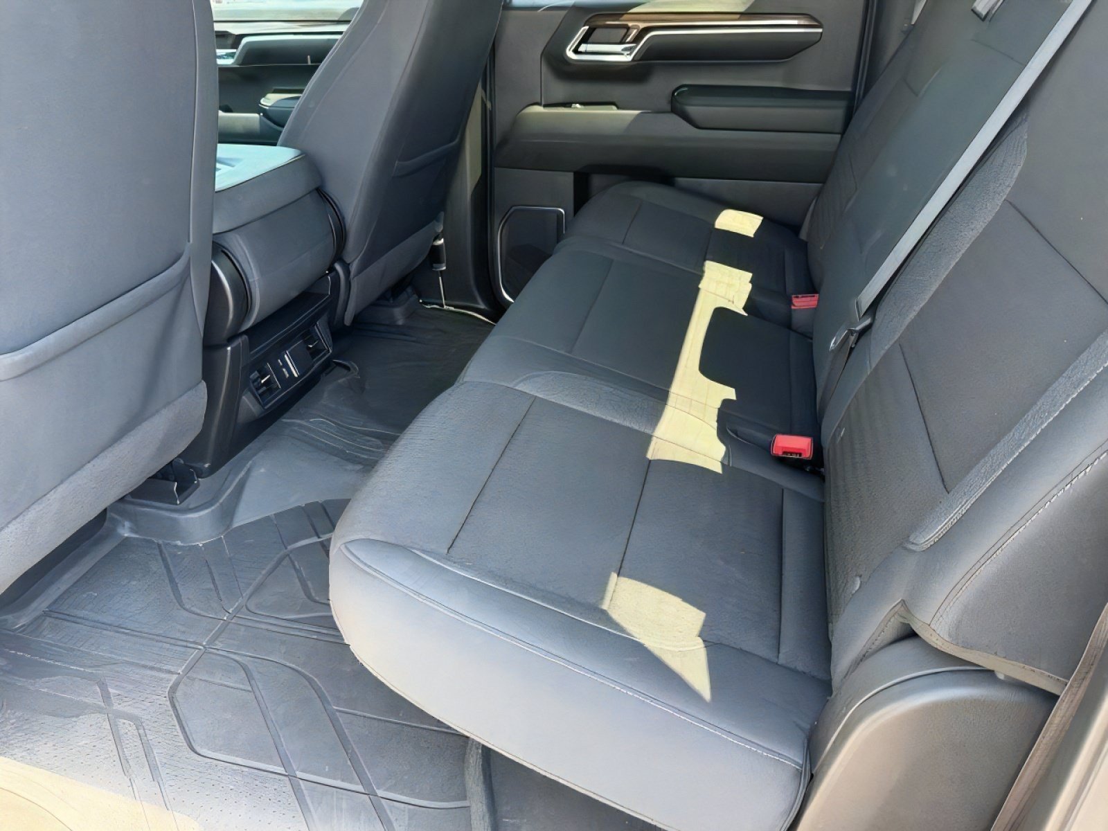 Used 2024 Chevrolet Silverado 1500 LT AWD/4WD image 15