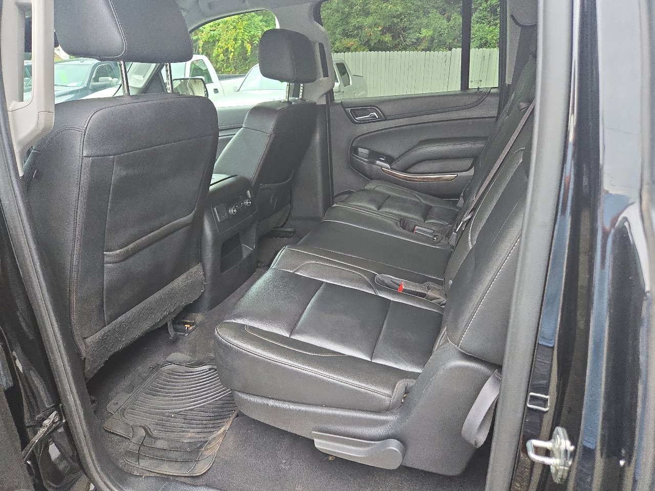 Used 2019 Chevrolet Suburban LT image 12