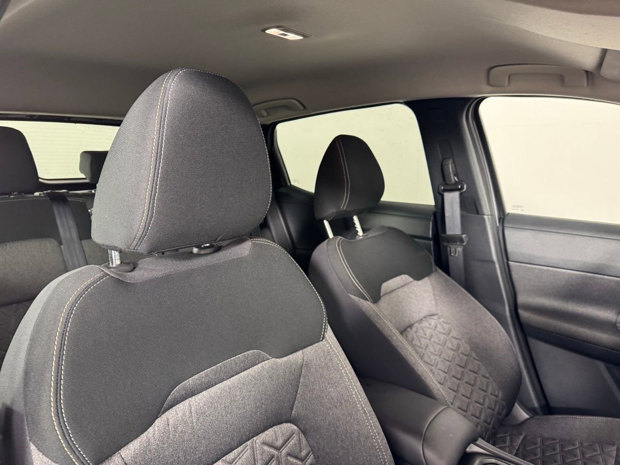 Used 2025 Nissan Kicks SV image 31