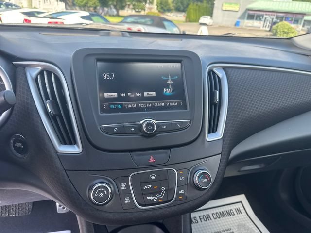 Used 2017 Chevrolet Malibu LS FWD image 18