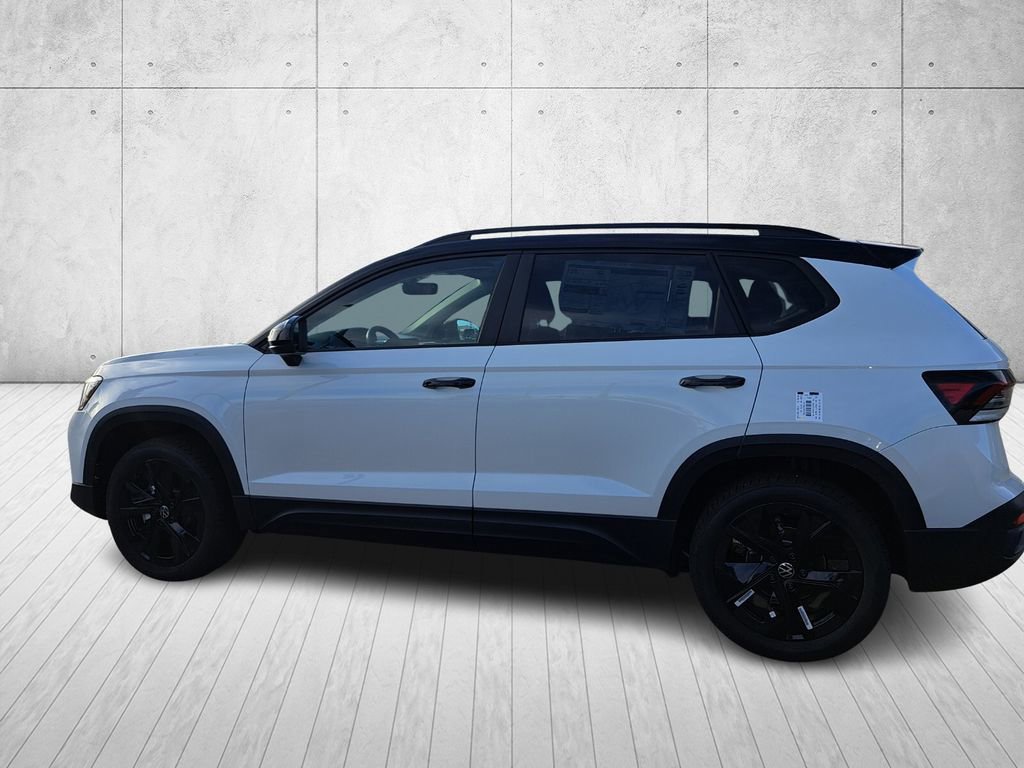 New 2026 Volkswagen Taos SE FWD image 7