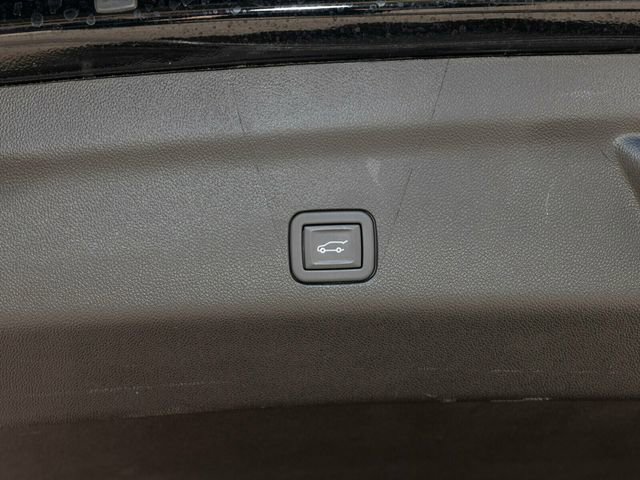 Used 2023 Cadillac Escalade ESV Premium Luxury image 65