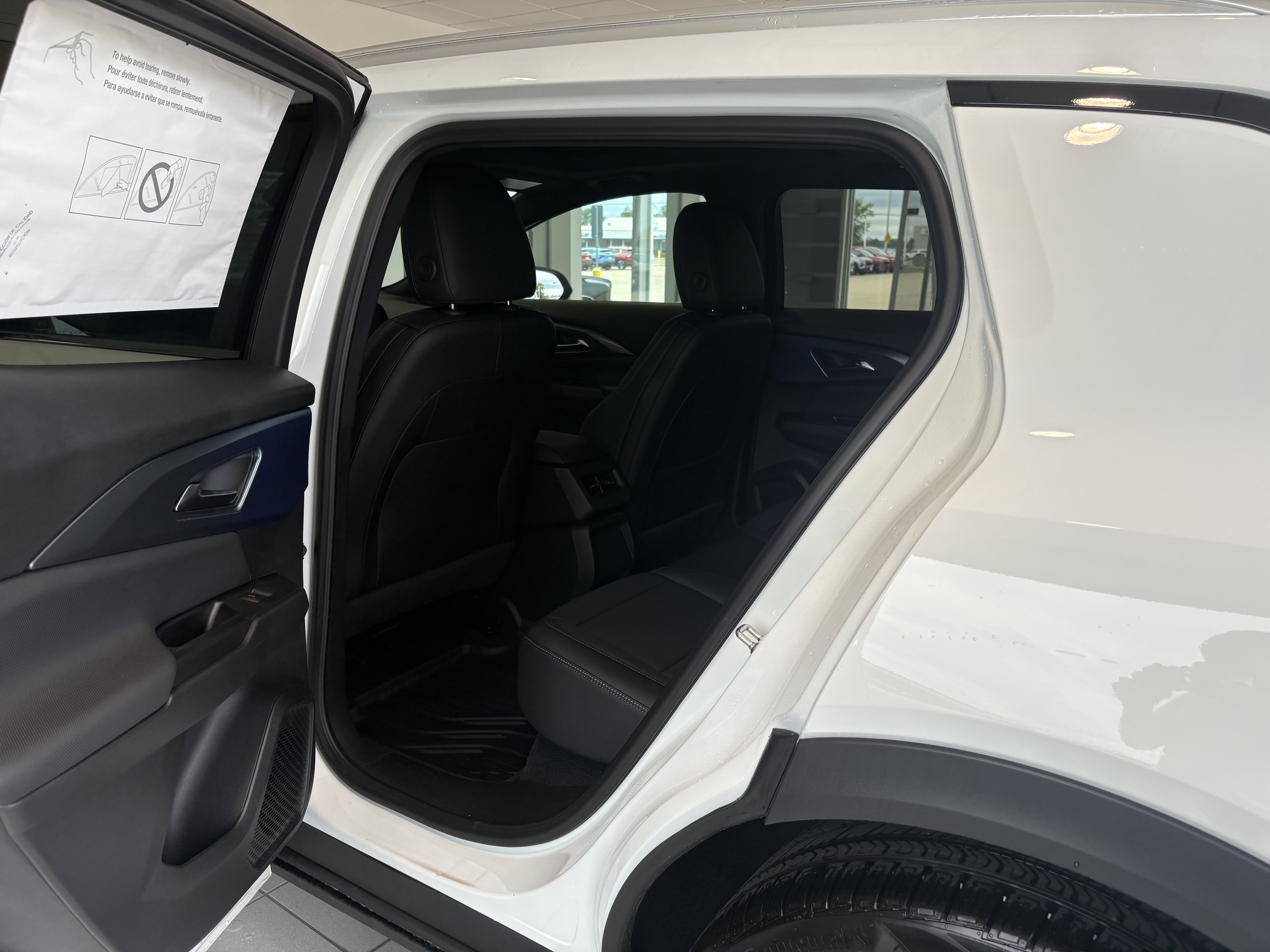New 2026 Chevrolet Equinox EV LT w/ LPO, Blackout Package AWD/4WD image 21