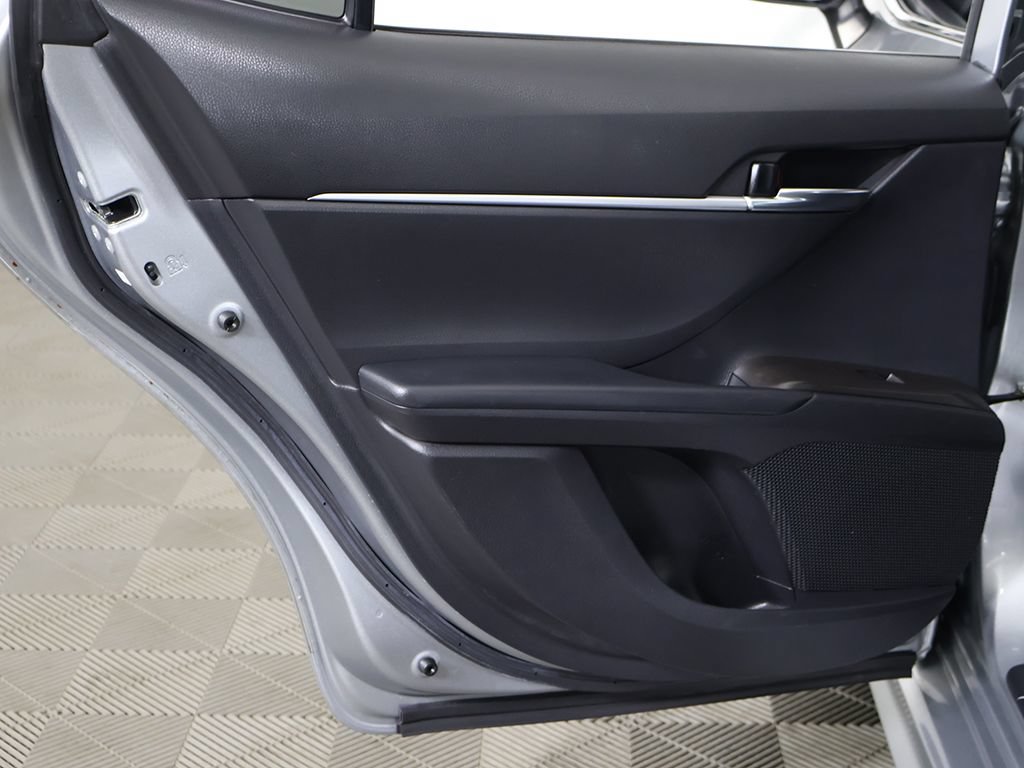 Used 2022 Toyota Camry SE FWD image 21