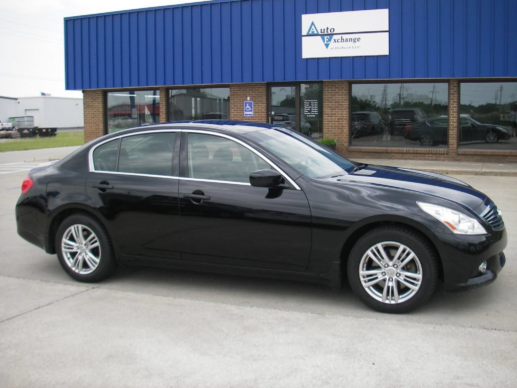 Used 2013 INFINITI G37 x Sedan w/ Premium Pkg AWD/4WD image 3