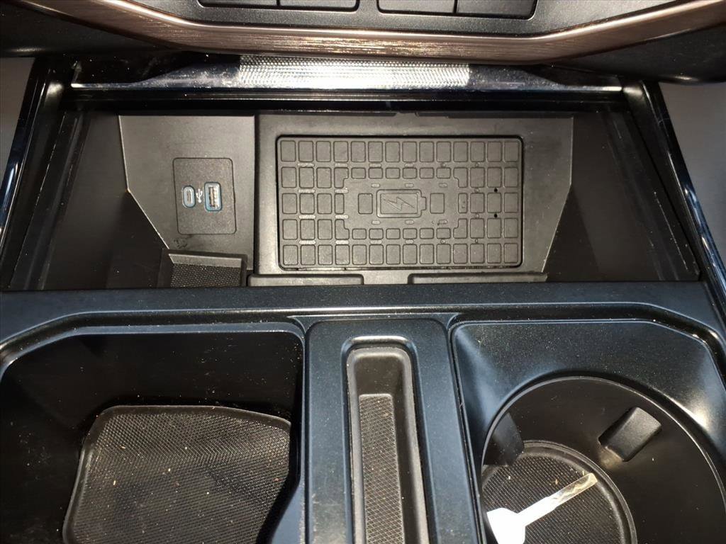 Used 2023 Ford F150 Lightning Lariat image 15