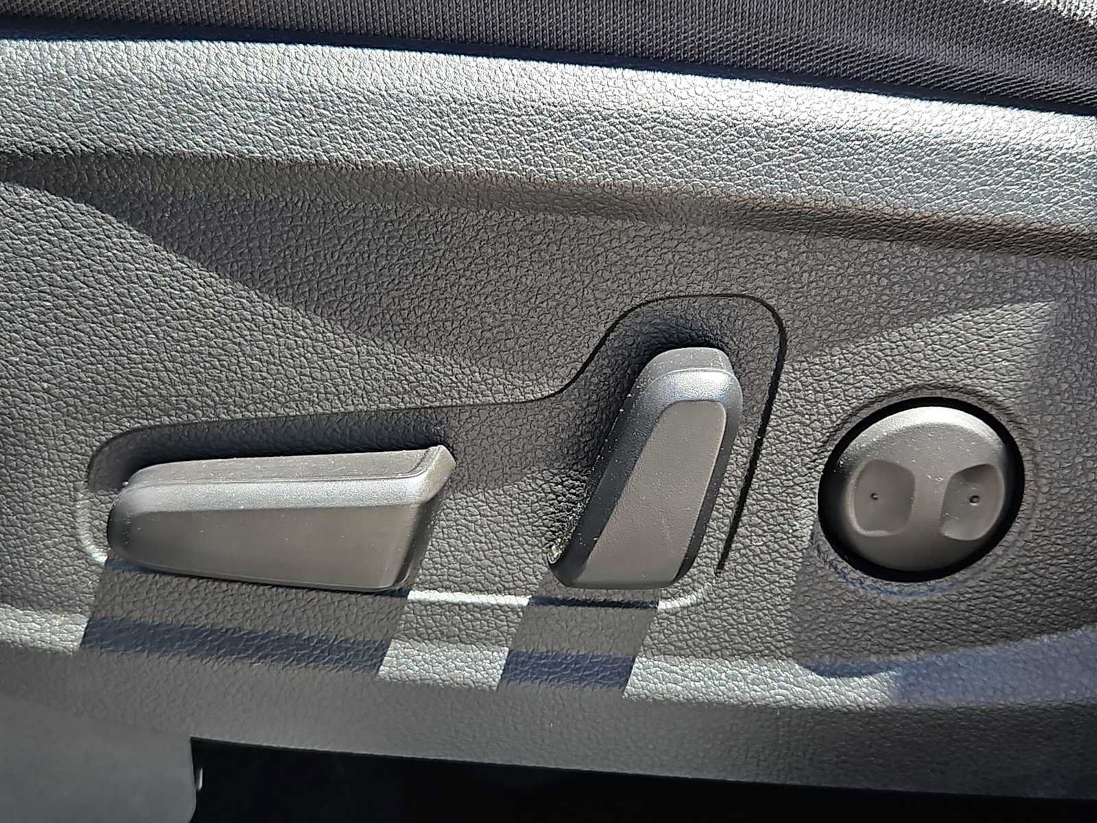 Used 2021 Hyundai Santa Fe SEL FWD image 17