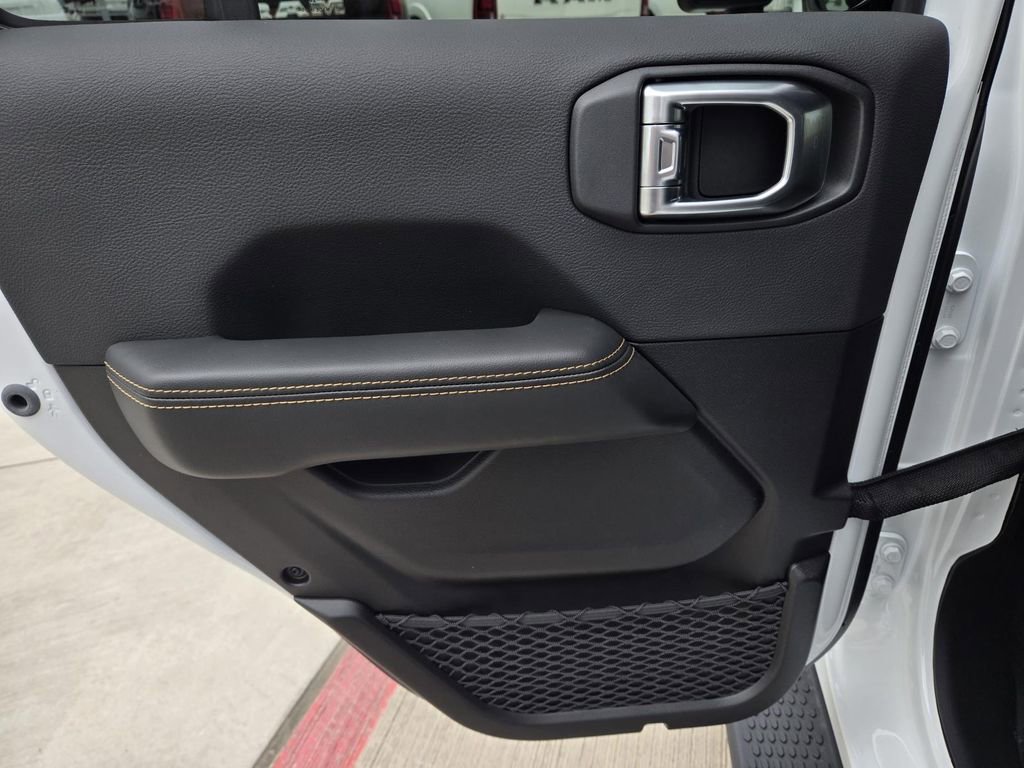 New 2026 Jeep Wrangler Unlimited Sahara AWD/4WD image 12