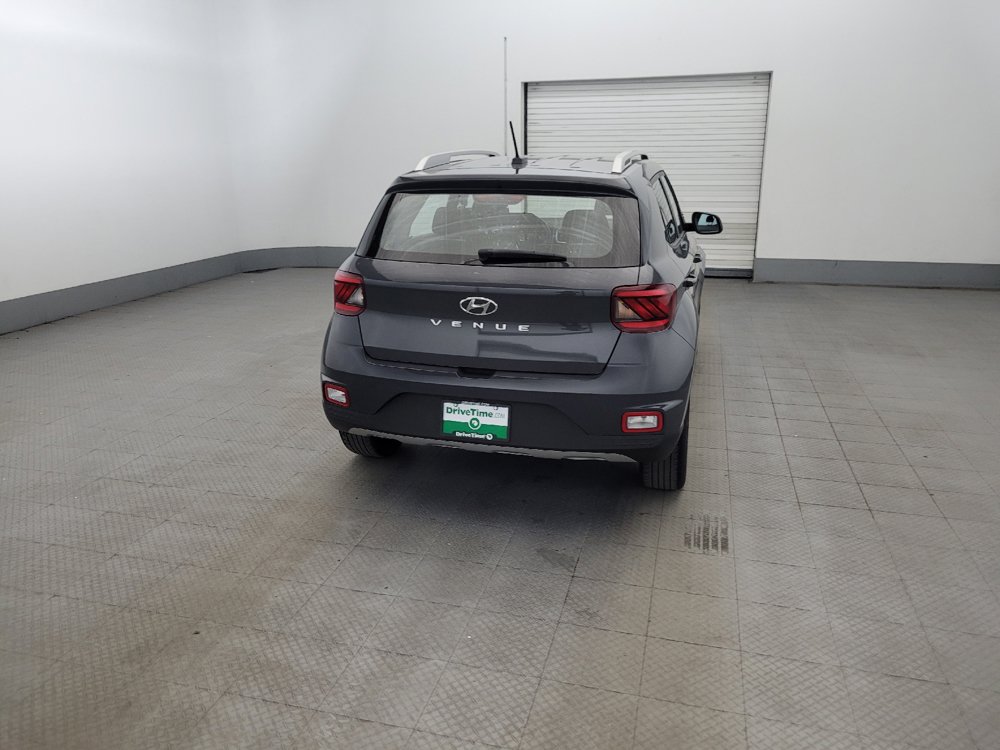 Used 2024 Hyundai Venue SEL FWD image 7