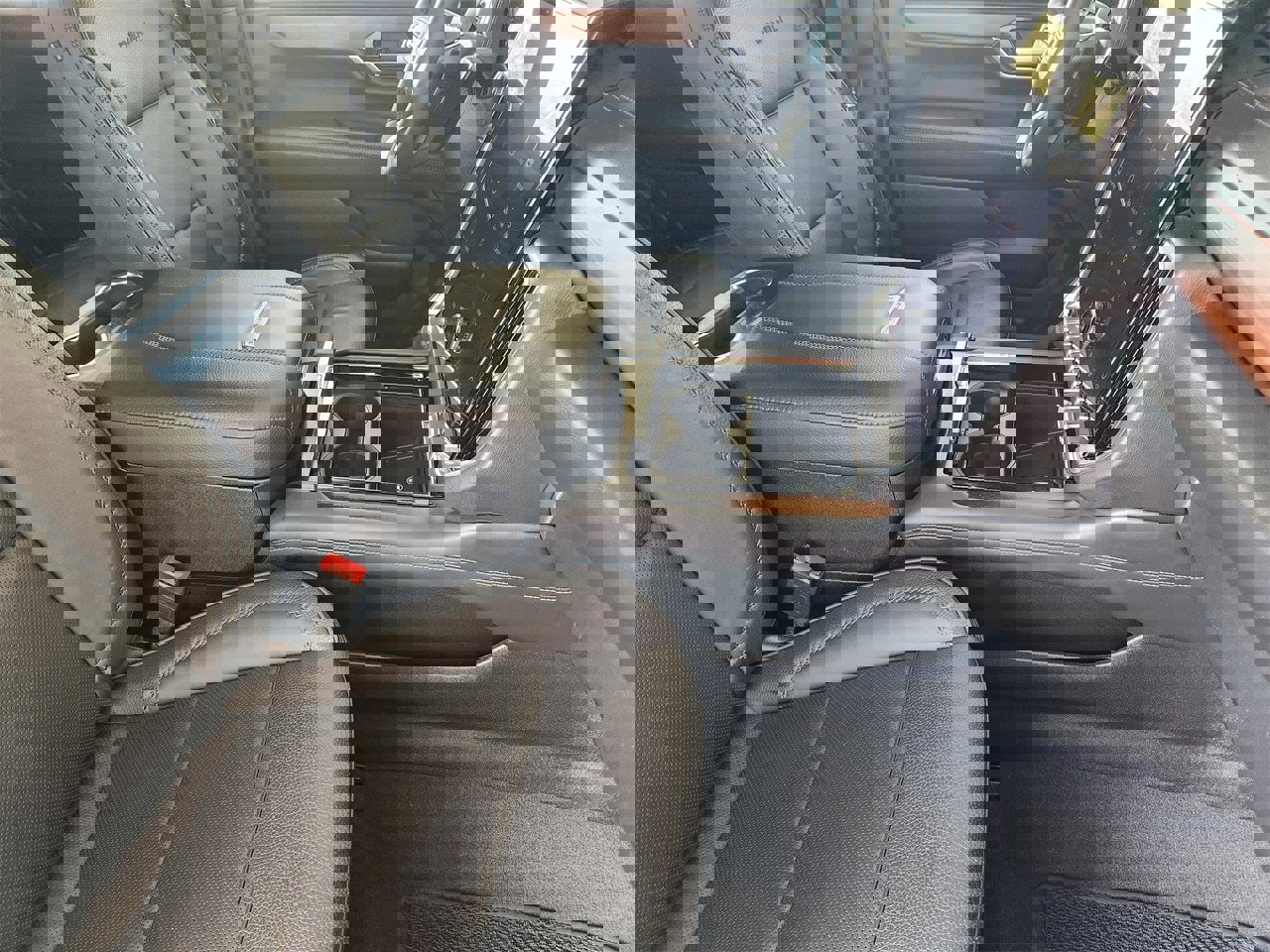 Used 2025 GMC Yukon Denali image 13