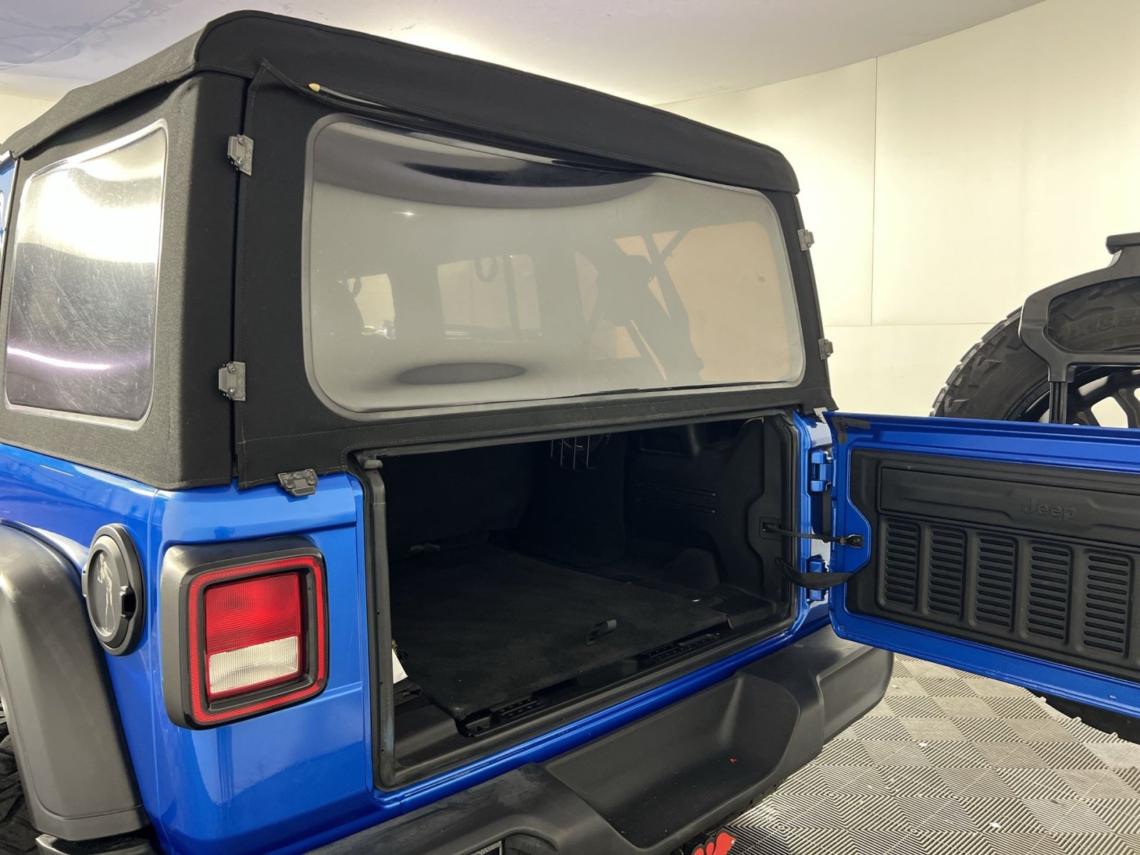 Used 2021 Jeep Wrangler Unlimited Sport AWD/4WD image 27
