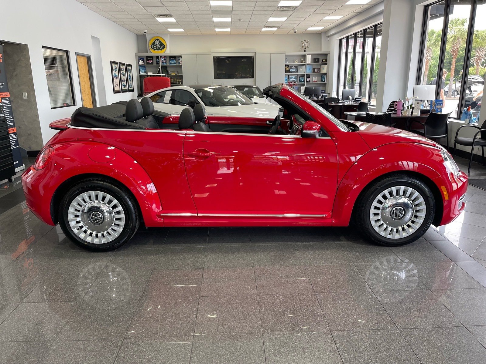 Used 2014 Volkswagen Beetle 1.8T FWD image 6