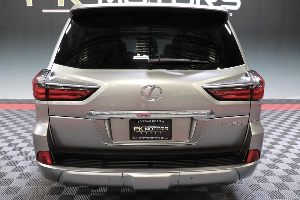 Used 2019 Lexus LX 570 4WD w/ Luxury Package image 8