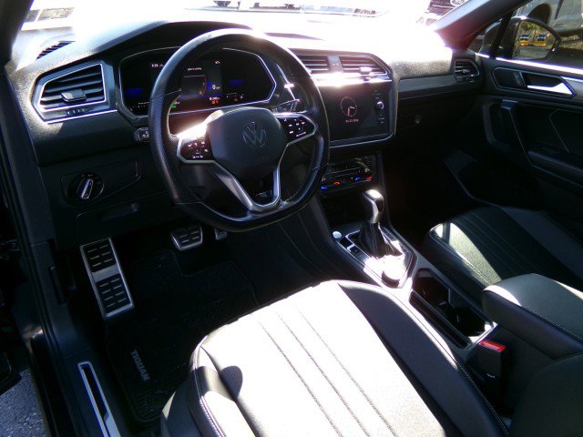 Used 2023 Volkswagen Tiguan SE R-Line image 14