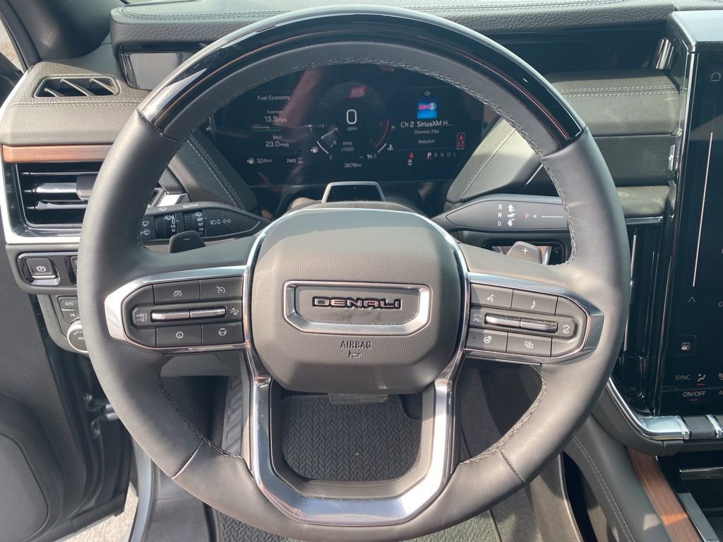 Used 2026 GMC Yukon Denali w/ Advanced Technology Package image 16