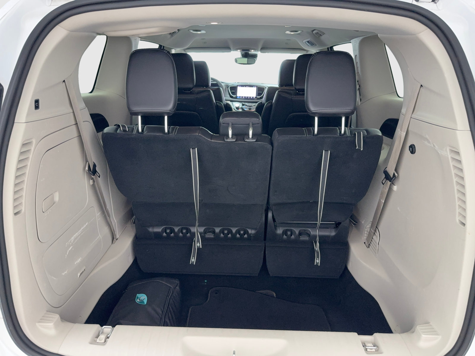 Used 2024 Chrysler Pacifica Limited FWD image 44