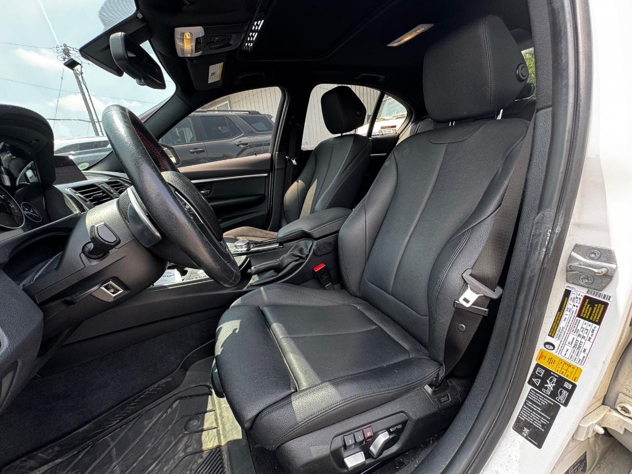 Used 2018 BMW 330i xDrive Sedan AWD/4WD image 9