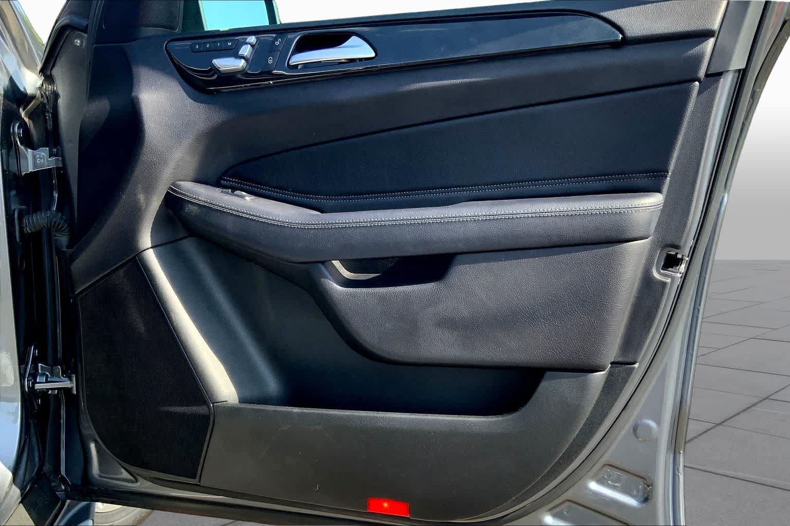 Used 2018 Mercedes-Benz GLS 450 4MATIC image 23