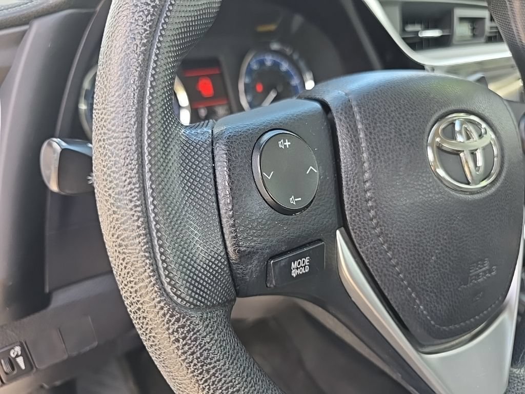 Used 2017 Toyota Corolla LE w/ Carpet Mat Package (TMS) FWD image 30