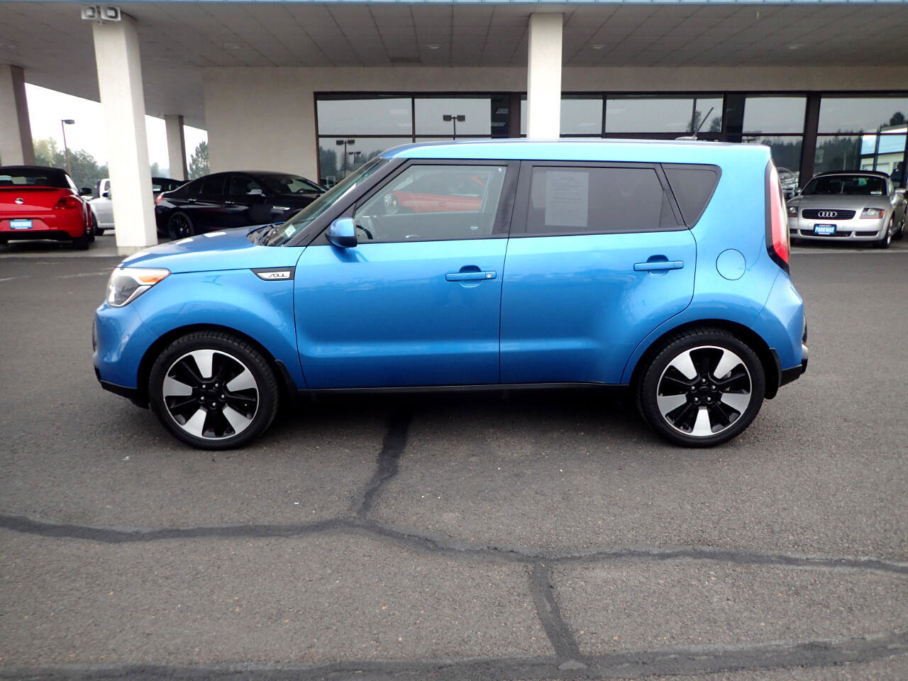 Used 2016 Kia Soul + w/ Designer's Package image 2