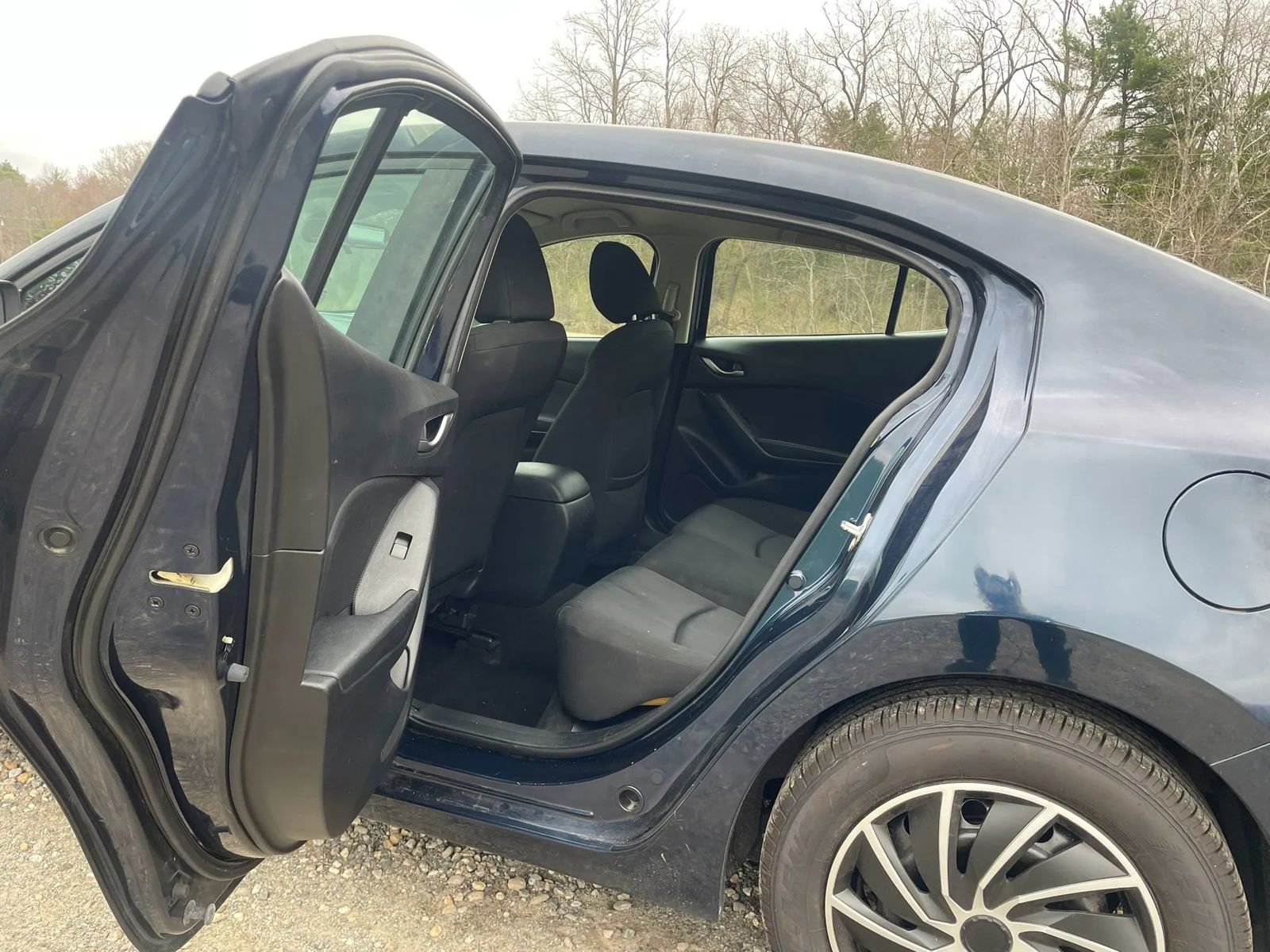 Used 2015 MAZDA MAZDA3 i Sport FWD image 17