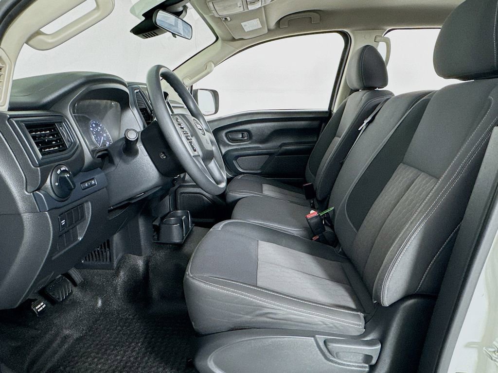 Used 2022 Nissan Titan S w/ S Utility Package image 9