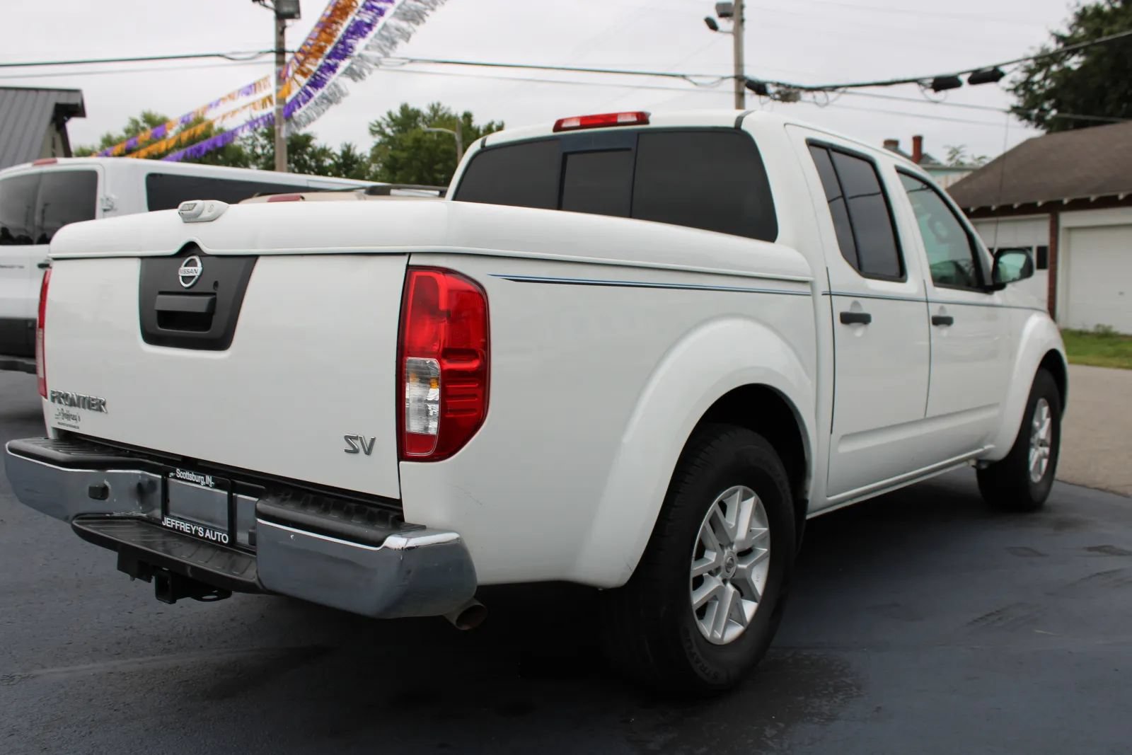 Used 2015 Nissan Frontier SV RWD image 3