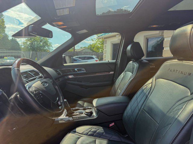 Used 2017 Ford Explorer Platinum AWD/4WD image 5
