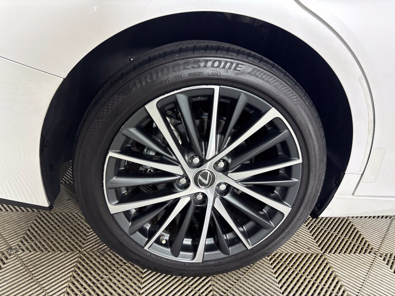 Used 2025 Lexus ES 350 w/ Premium Package FWD image 35
