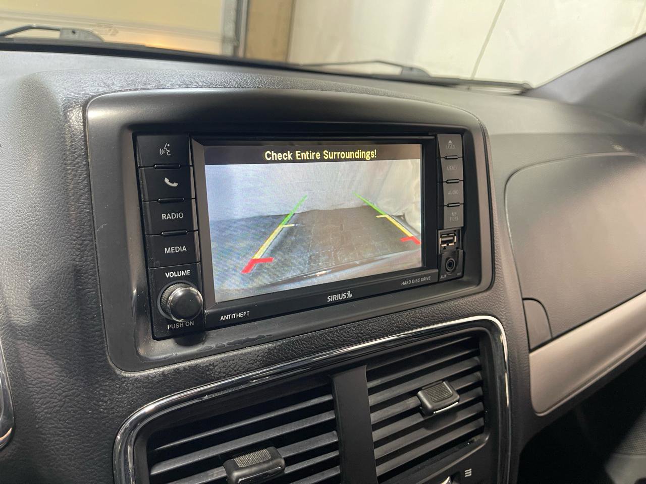 Used 2017 Dodge Grand Caravan GT FWD image 28