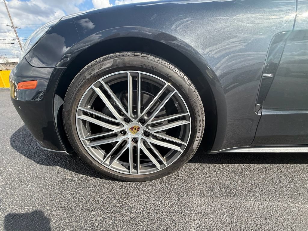 Used 2018 Porsche Panamera 4S image 10