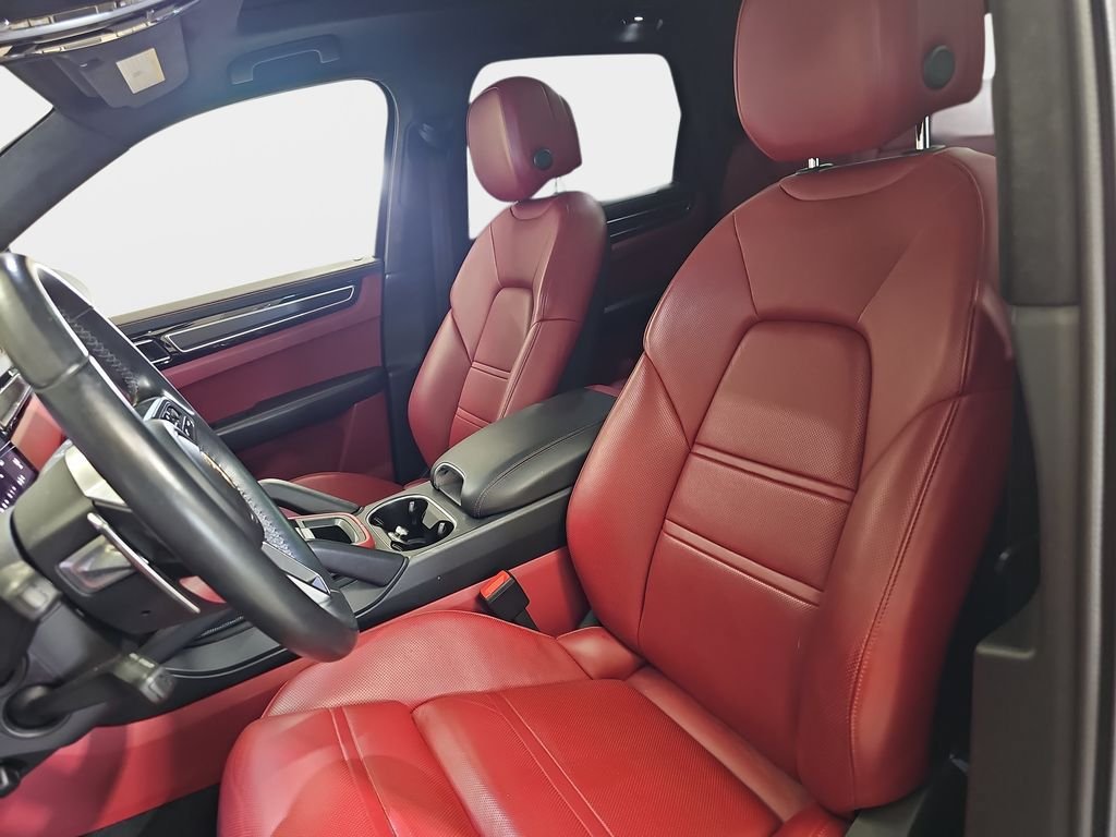 Used 2021 Porsche Cayenne GTS AWD/4WD image 16