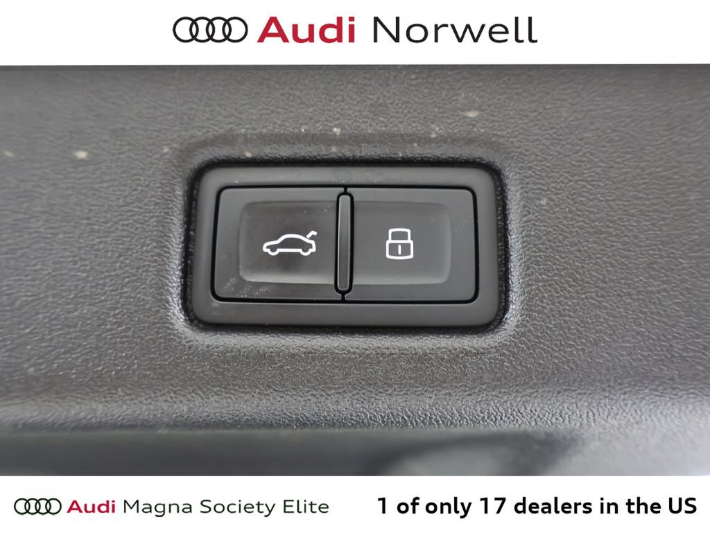 Used 2025 Audi Q5 Premium w/ Convenience Package AWD/4WD image 17