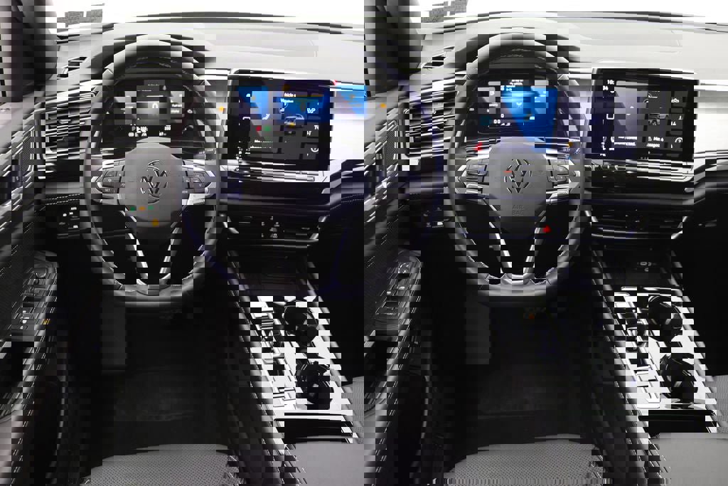 Used 2025 Volkswagen Atlas Cross Sport SE image 14