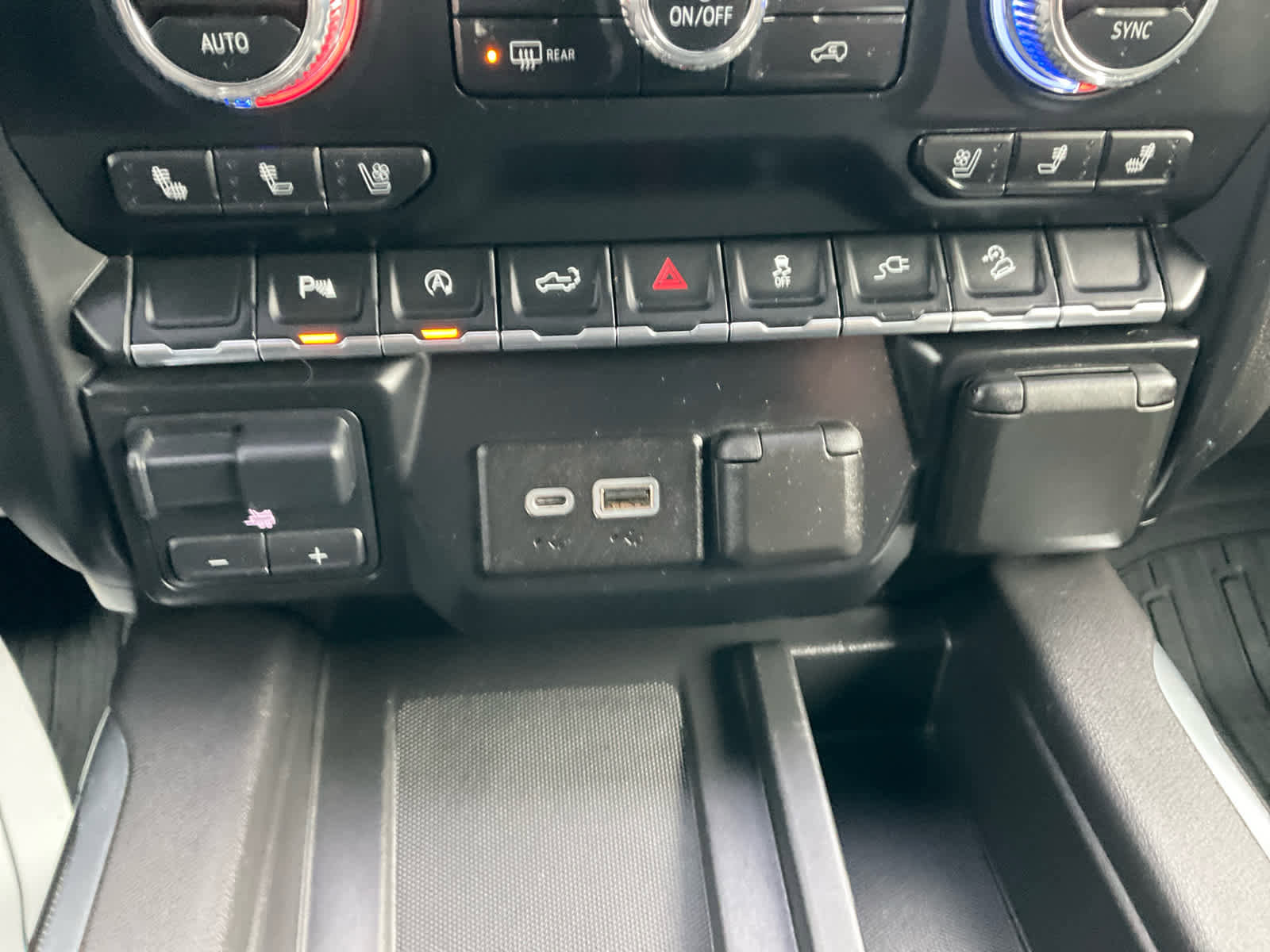 Used 2019 GMC Sierra 1500 AT4 w/ AT4 Premium Package image 28